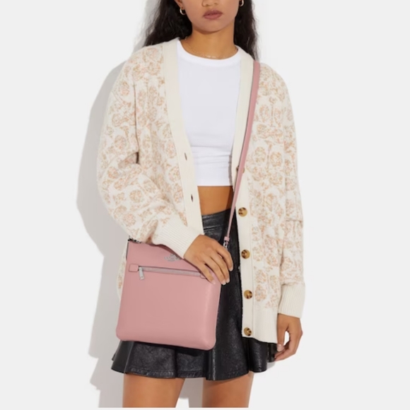 New! Rowan File Bag 🛍️ in Light Pink 🩷🩷🩷 1 left! - Picture 1 of 4